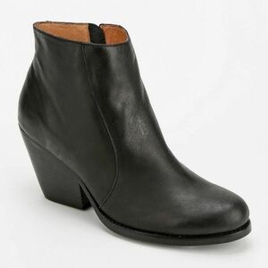 Jeffrey Campbell Ibiza Leather Ankle Booties Size 36